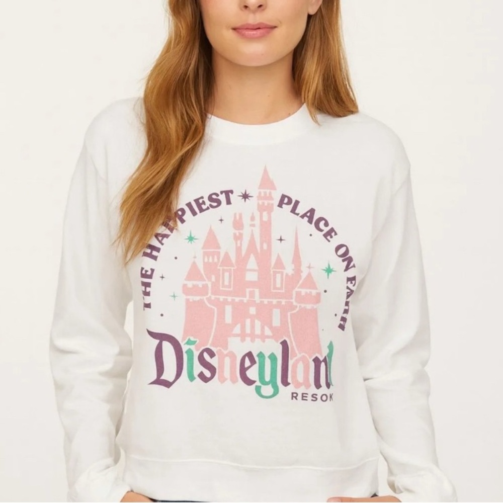 NWT Disney Parks Disneyland Long Sleeve Happiest Place on Earth LARGE Castle